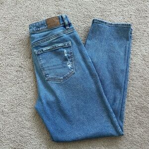 American Eagle Outfitters Mom Straight Jean